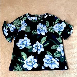 Banana Republic floral blouse with ruffle sleeves